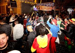 שושן פורים במדרחוב בן יהודה